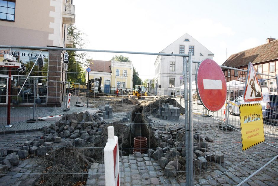 Dėmesio: Klaipėdos senamiestyje tvarkomi keliai