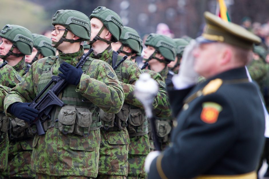Dar vienas pirkinys: kariuomenė įsigys šalmų už daugiau nei 2,3 mln. eurų