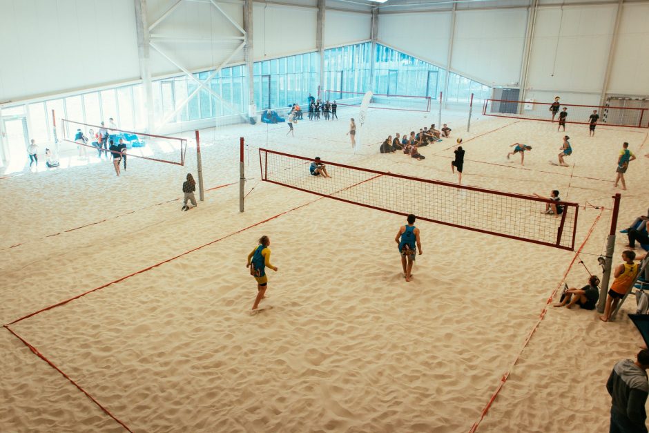 Tradicija tęsiasi: startuoja Lietuvos uždarų patalpų paplūdimio tinklinio čempionatai