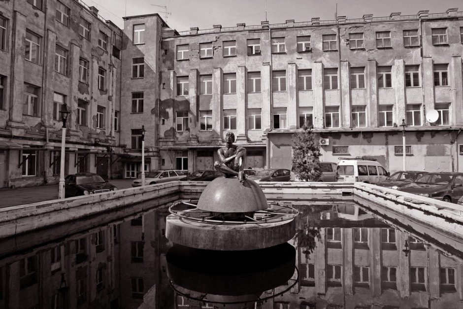 Atgimė beveik keturis dešimtmečius tylėjęs Kauno radijo gamyklos fontanas