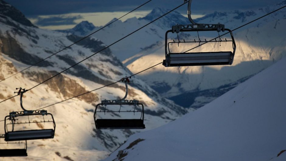 Austrijoje per sniego griūtį žuvo trys slidininkai, dar du sužeisti