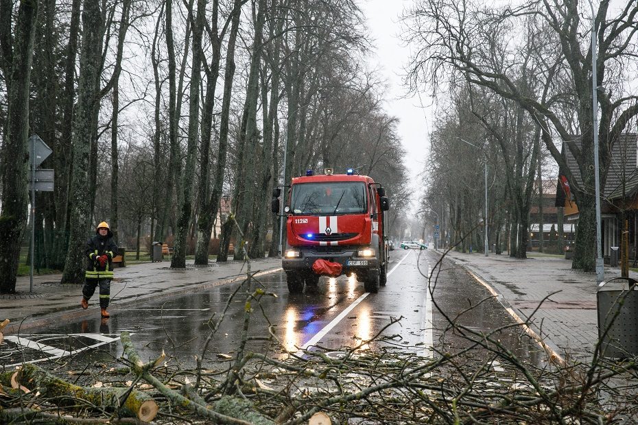 Hidrometeorologai: ketvirtadienį Lietuvoje laukiama daug kritulių, pajūryje – audros