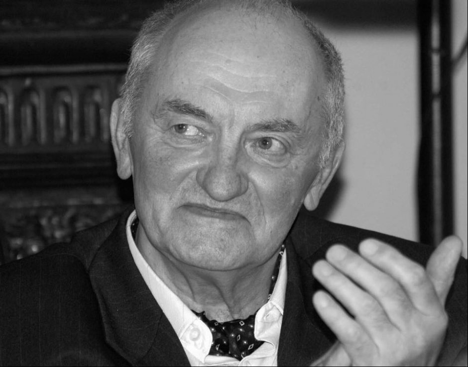 Mirė poetas ir vertėjas A. Dabulskis