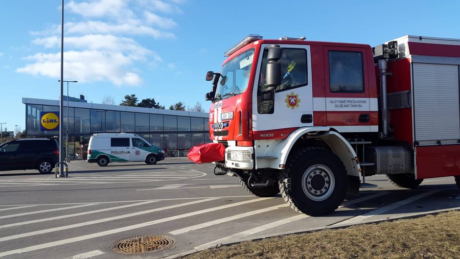 Gaisras viename iš Kauno „Lidl“: neatsargaus pavaldinių elgesio pasekmes teko likviduoti vadovei