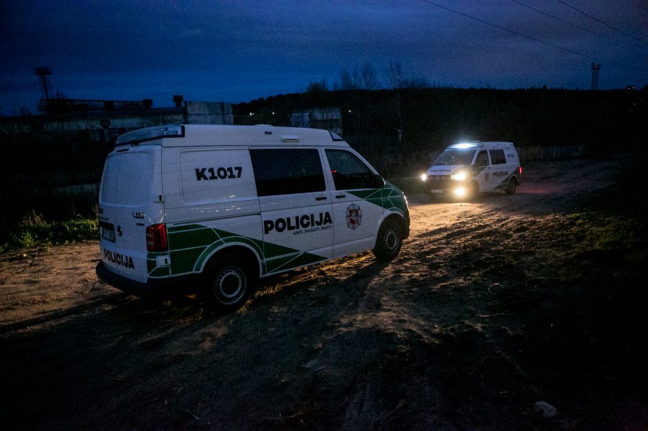 Petrašiūnuose po traukinio ratais žuvo jauna moteris