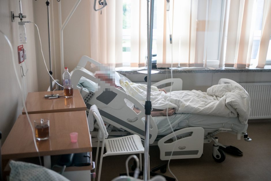 Atšaukė leidimą ligoninėje aplankyti sunkiai sergančią mamą: nužmogėjimas yra baisiau už COVID-19