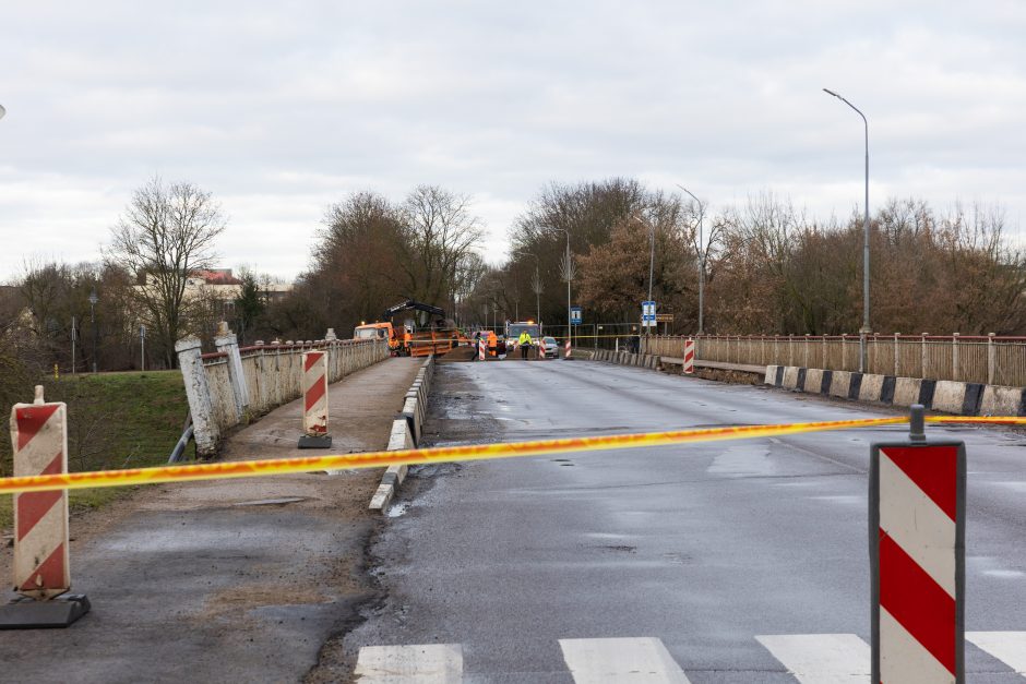 Žinių dėl galimybės atverti tiltą lengvosioms mašinoms Kėdainių meras laukia penktadienį