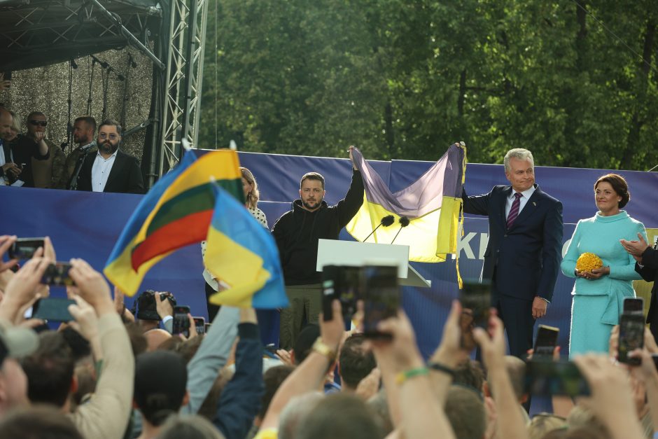 V. Zelenskį pasitikęs G. Nausėda: Rusija įklimps Ukrainoje ir bus išspirta atgal