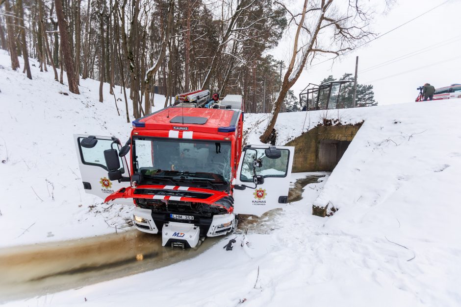 Liudininkė atskleidė daugiau detalių apie stiprią ugniagesių avariją Kaune: tikrai šokiruoja