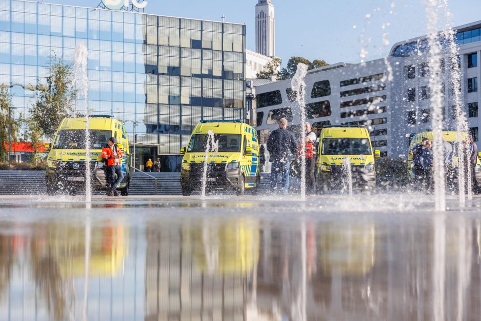 Nenustebkite išvydę kitos spalvos greitosios pagalbos automobilius: laukia ir daugiau pokyčių