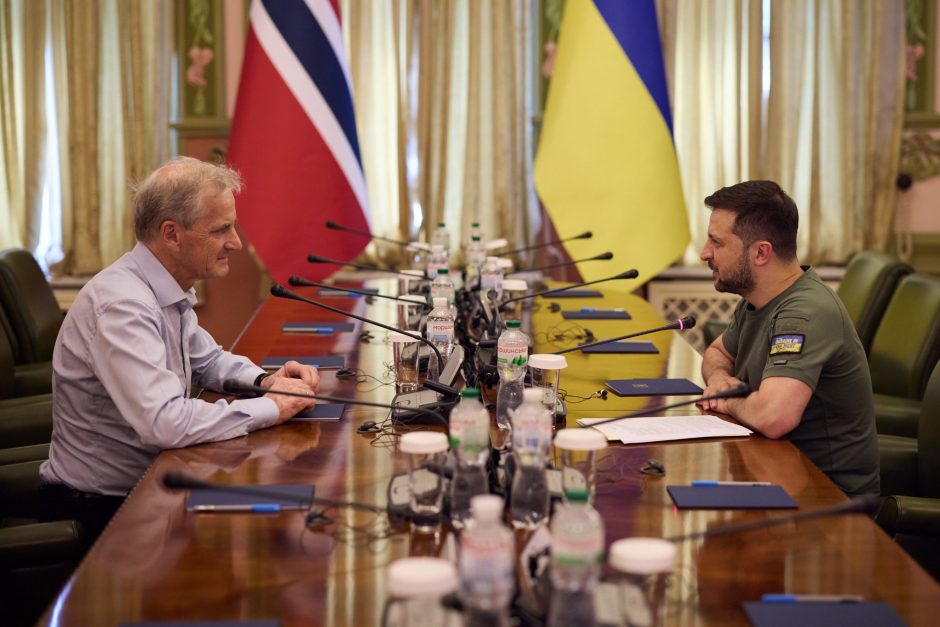 Norvegija skirs dar beveik milijardą eurų pagalbos Ukrainai