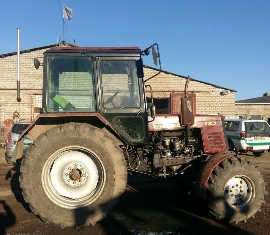 Kauno rajono ūkininkai stveriasi už galvų: vagys nusitaikė į brangią traktorių įrangą