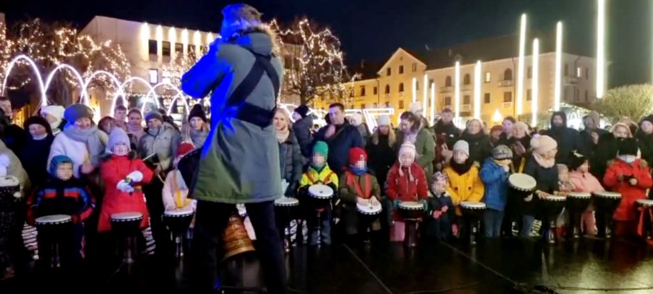 Teatro aikštėje – tikras būgnų šou