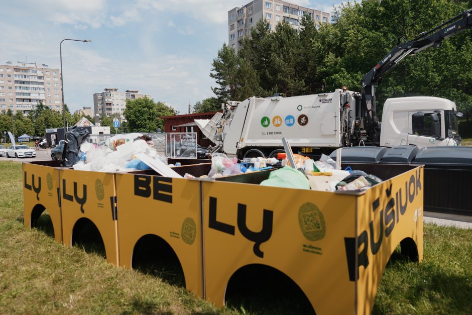 „Kauno švara“ ir „Žaliasis taškas“ tyrė kauniečių plastiko ir metalo pakuočių atliekų konteinerį