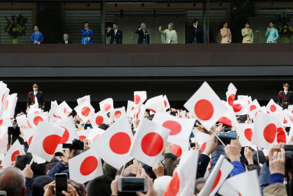 Japonijos imperatoriaus sveikinimo klausė tūkstantinė minia