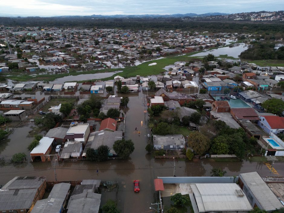 Ciklonas Brazilijos pietuose nusinešė vienuolika gyvybių, 20 žmonių dingo be žinios