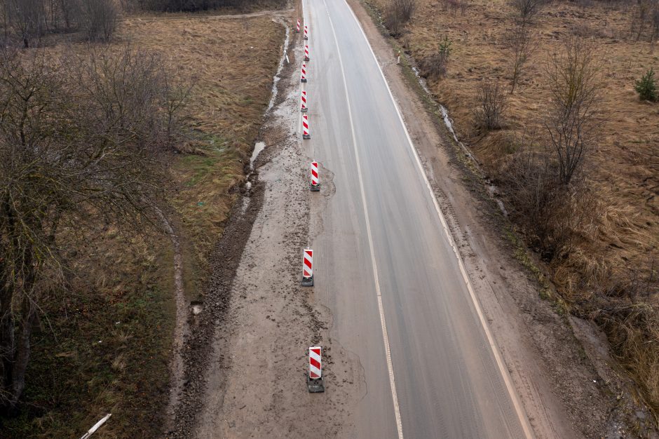 Vilniuje, Lentvario gatvėje, kilusi vandentiekio avarija sutvarkyta, eismas atnaujintas