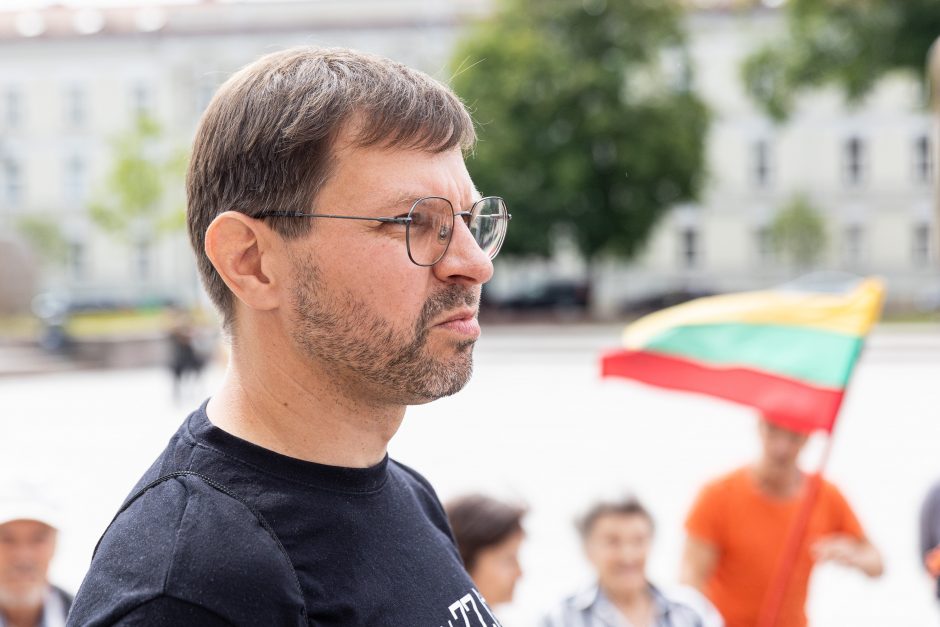 T. V. Raskevičiaus bučinys Celofanui: policija priėmė sprendimą dėl galimo seksualinio priekabiavimo