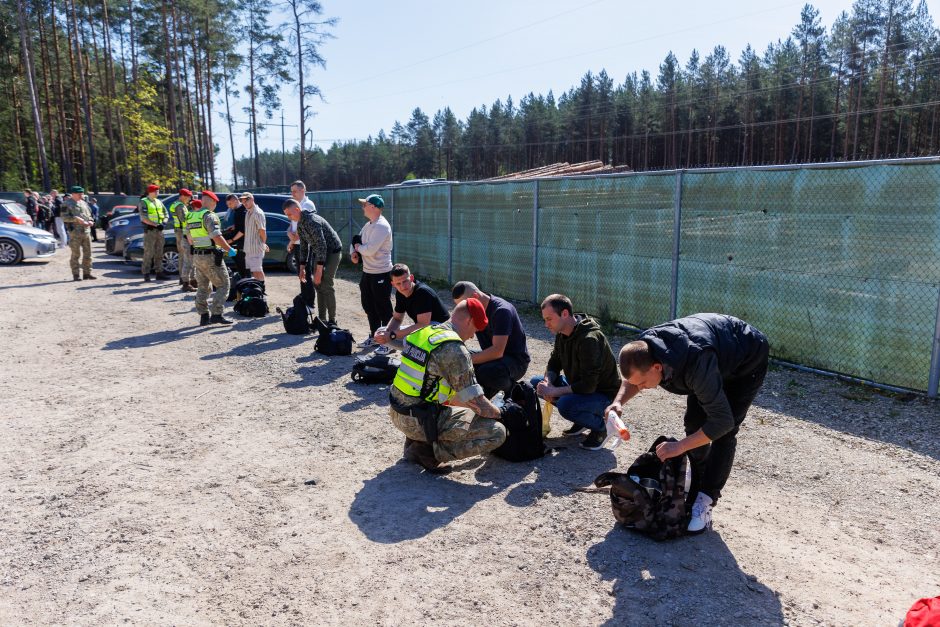 Kartotiniams mokymams atvyko 2500 aktyviojo rezervo karių