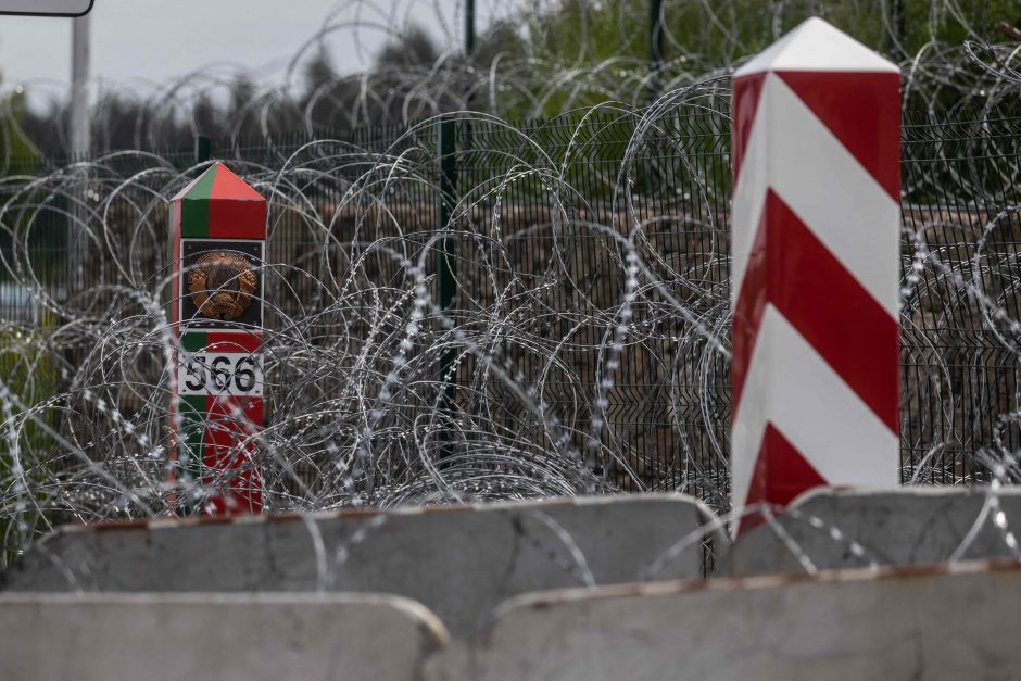 Lenkija: pasienyje su Baltarusija nutiesta tvora pasiteisino – neteisėtų migrantų vis mažiau