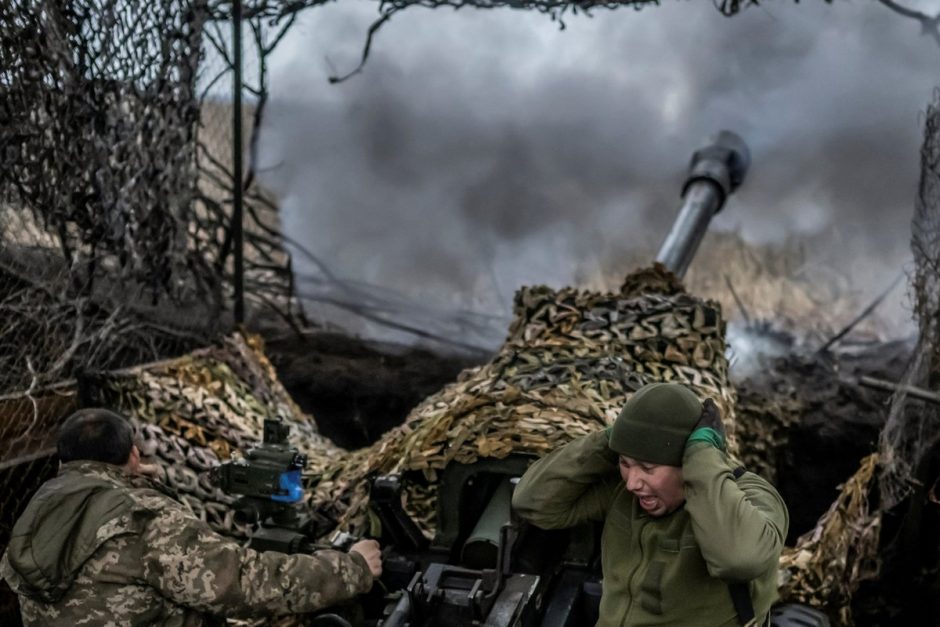 Okupantai vėl smogė Chersonui, yra aukų