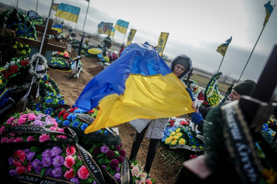 Antrosios karo Ukrainoje metinės: Kyjive vieši svarbūs politikai