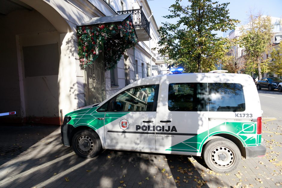 Atvykę gesinti konflikto pareigūnai rado neblaivią trylikametę