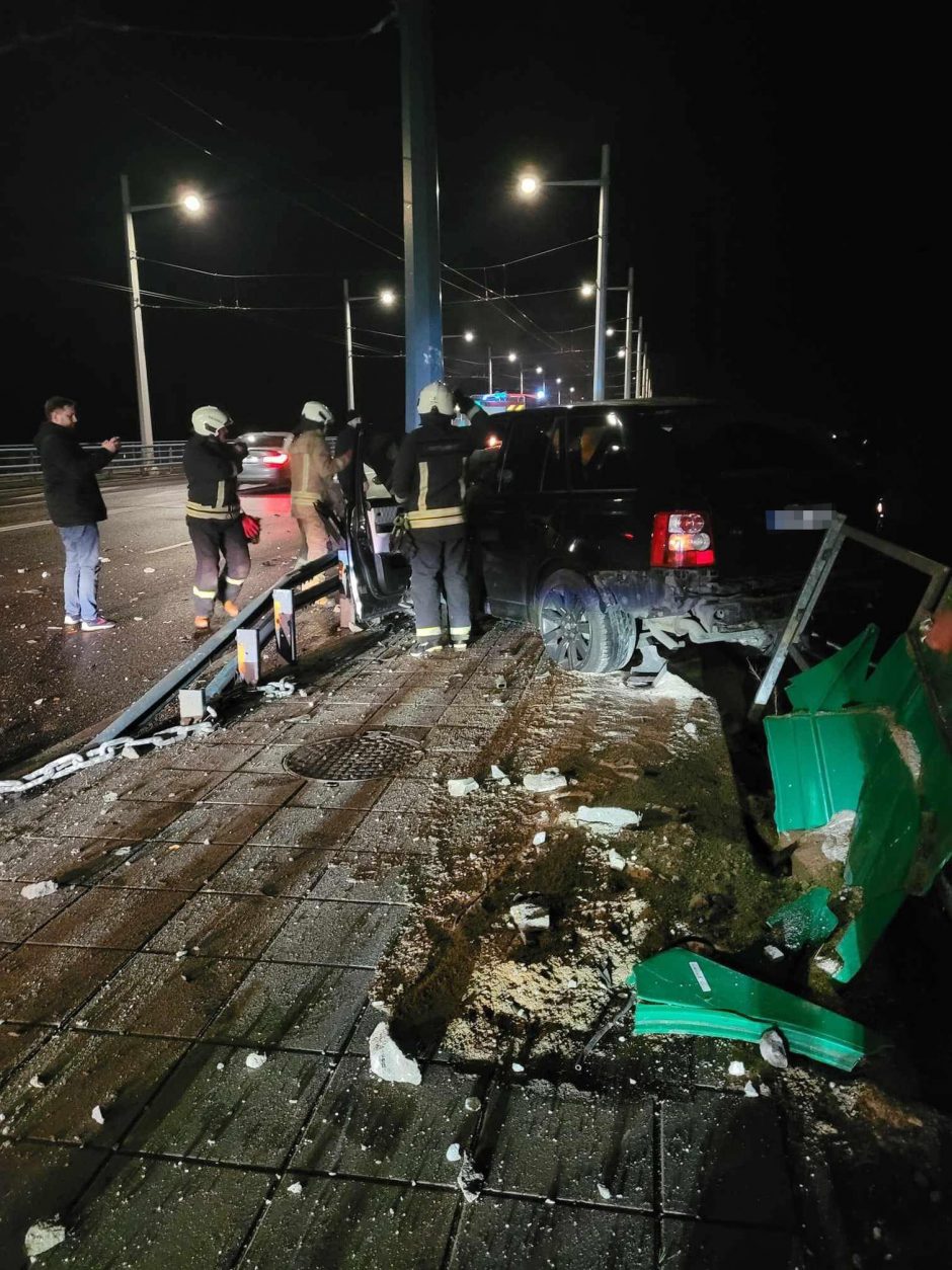 Sunkios Panemunės tiltą apgriovusios užsienietės pagirios: startavo prie vienos Šančių parduotuvės