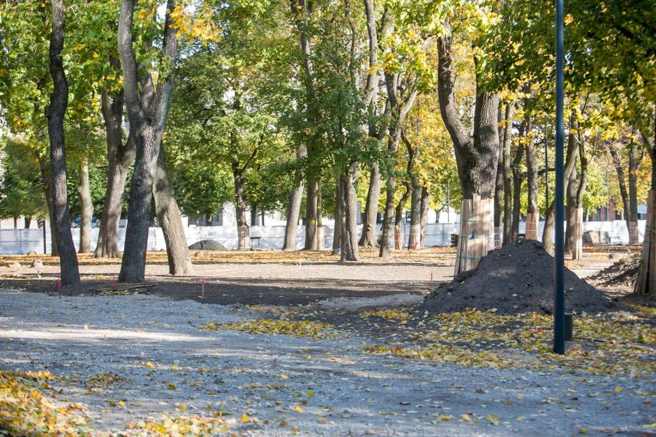 Kauną jau pasiekė granito danga – atnaujinta Miesto sodelio rekonstrukcija