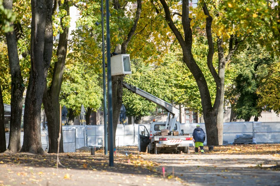 Kauną jau pasiekė granito danga – atnaujinta Miesto sodelio rekonstrukcija