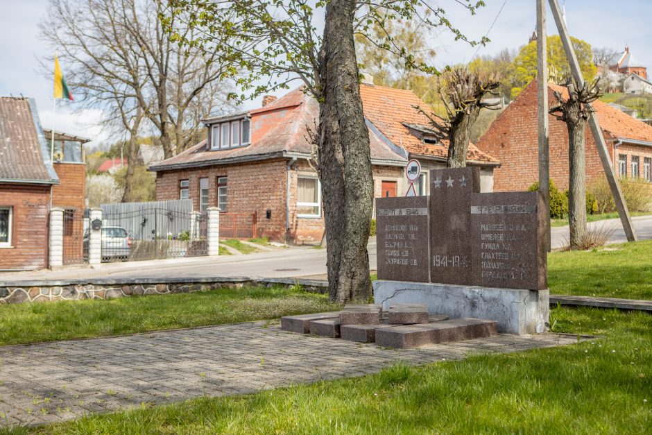 Demaskavo: Vilkijos centre pagerbti partizanų žudikai