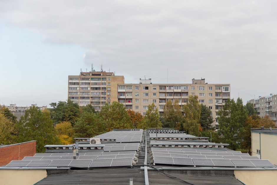 Kauno mokyklose – saulės elektrinės: per kiek metų atsipirks?