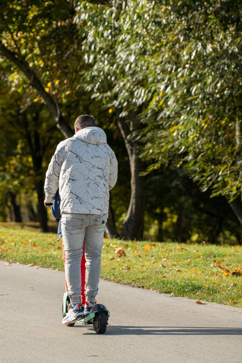 Paspirtukininkai – dažni traumatologų pacientai: joks šalmas ar apsauga nepadės