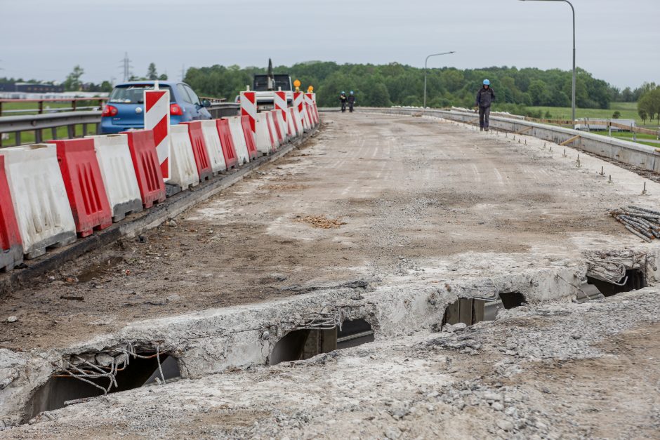 Sustabdė tilto remontą: bijo galimos nelaimės