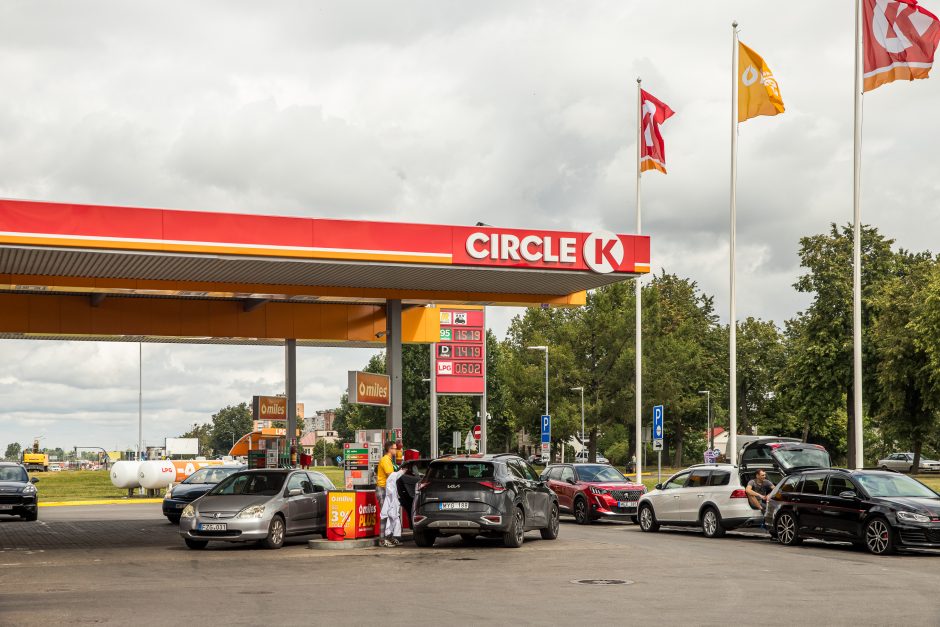 Daugiau detalių apie konfliktą „Circle K“: atostogaujantį policininką sunkiai sužalojo teisti vyrai