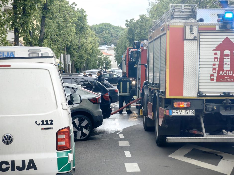 Specialųjų tarnybų aliarmas neeilinių pratybų fone: galimai karo išsigandusią senolę spėta išgelbėti