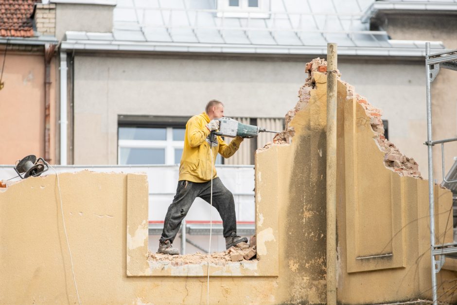 Suglumino vaizdas Kauno centre: ar paveldo vietovėje stovintis namas griaunamas teisėtai?