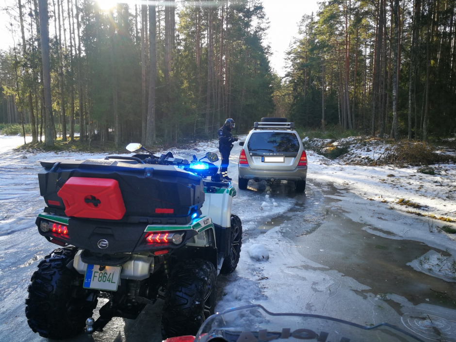 2,5 prom. įpūtęs vairuotojas prisipažino pareigūnams: prieš valandą gėriau alaus