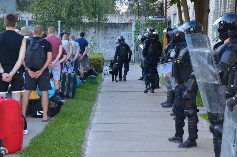 Sulaikytas Pravieniškių pataisos namų pareigūnas: įtariama, kad organizavo nuteistųjų pabėgimą