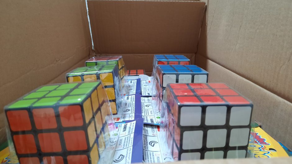 Suklastoti „Rubik“ žaidimai – muitininkų rankose: 5 tūkst. prekių teks sunaikinti