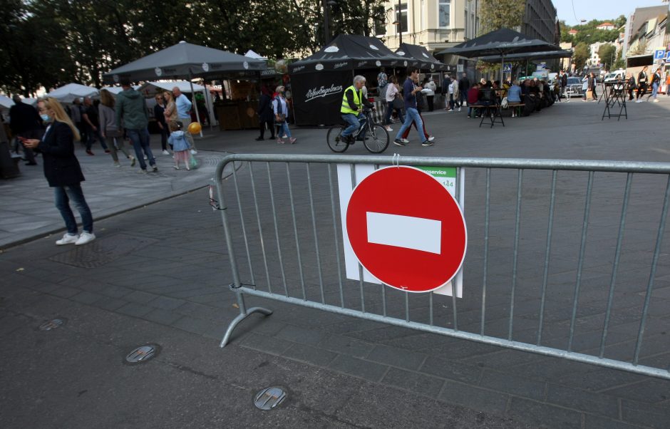 Laikinai uždaryta Maironio gatvės atkarpa piktina vairuotojus