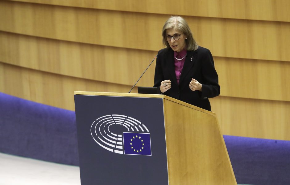 ES komisarė – prieš sienų uždarymą dėl pandemijos