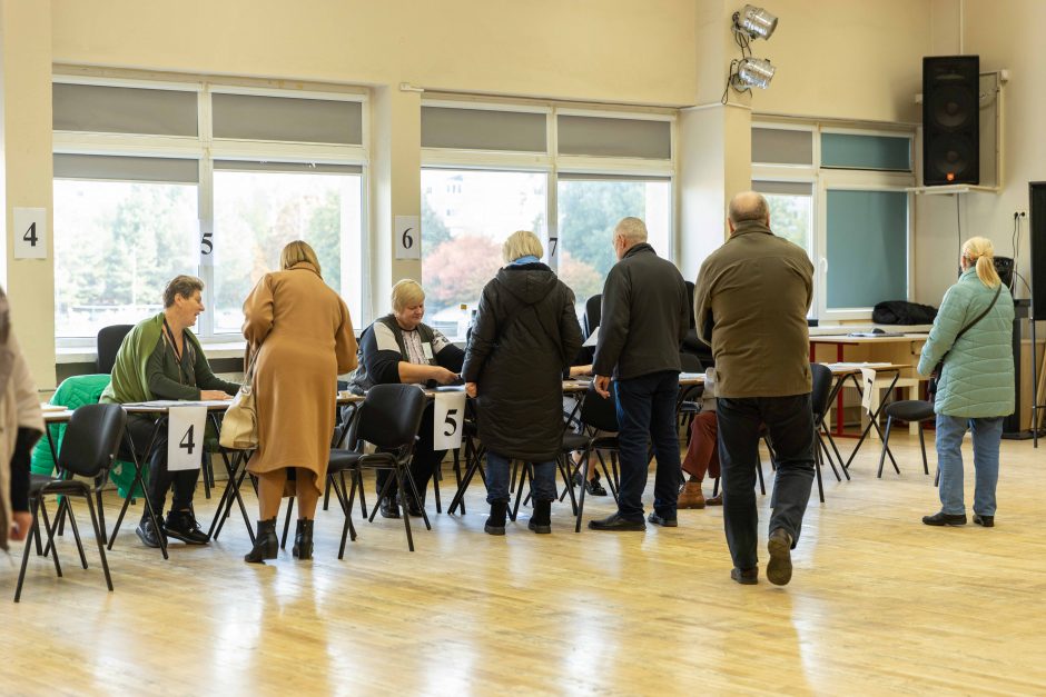 Seimo rinkimuose balsuojantys vilniečiai: klausėme pažadų, žiūrėsime, ką kalbės po rinkimų