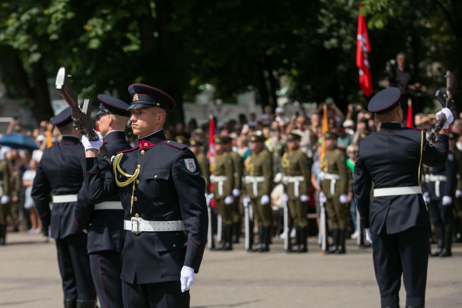 Valstybės vėliavų pakėlimo ceremonija Prezidentūroje