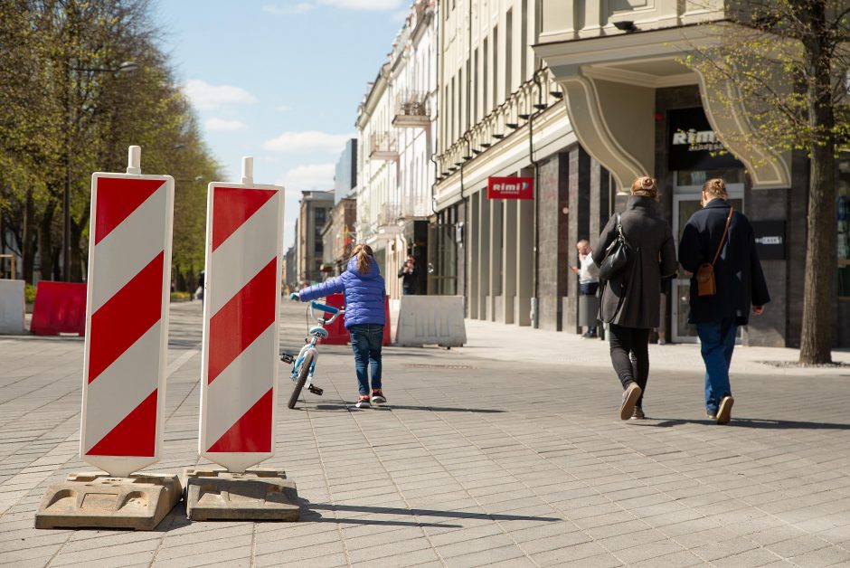 Maironio gatvėje bus eismo ribojimų: taisys Laisvės alėjos grindinio broką