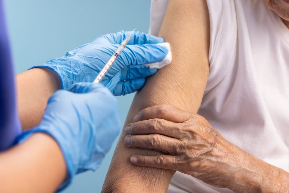 ES patvirtino stiprinamąją „Vaxzevria“ vakcinos nuo COVID-19 dozę