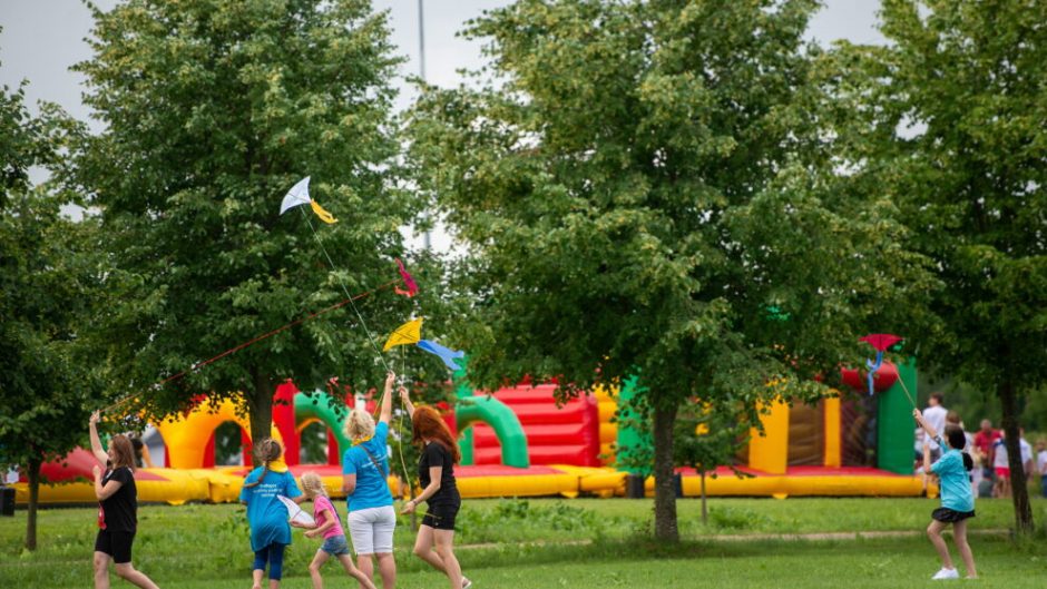 Kaunas pradeda registracijas į vasaros stovyklas: nuotykiai laukia kelių tūkstančių vaikų