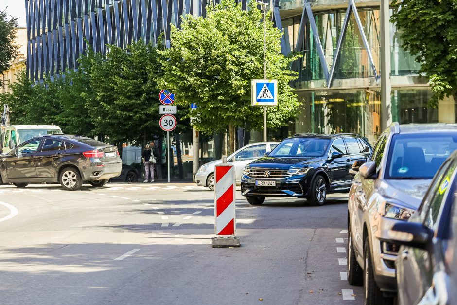Kada pašalins vairuotojus gluminančią netikėtą kliūtį Kauno centre?
