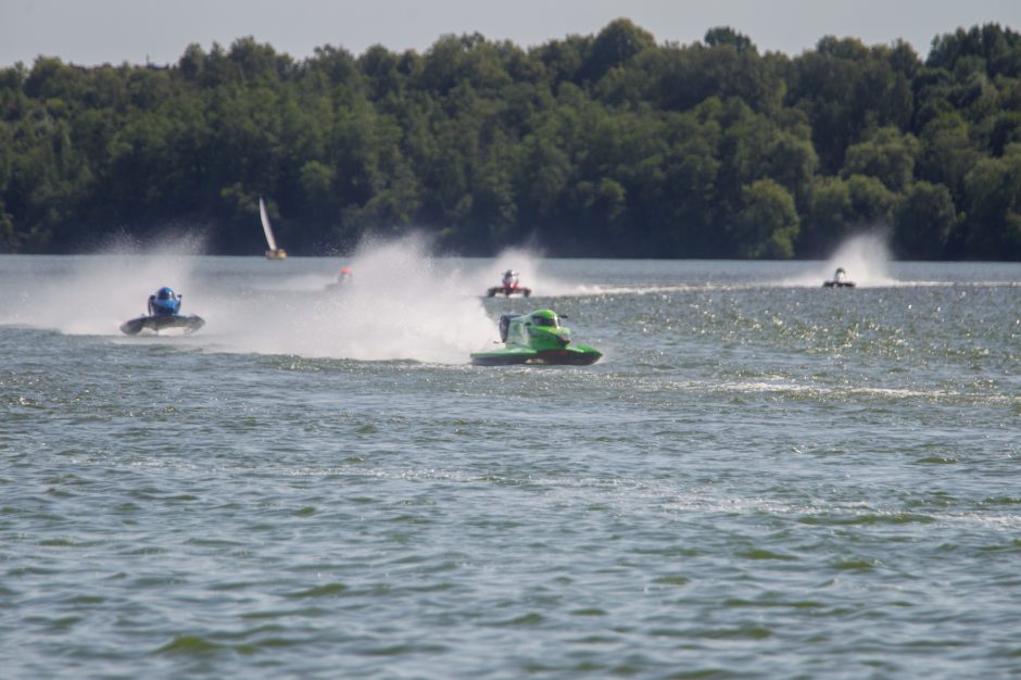 F2 vandens formulių lenktynės: kas laimėjo pirmą etapą?