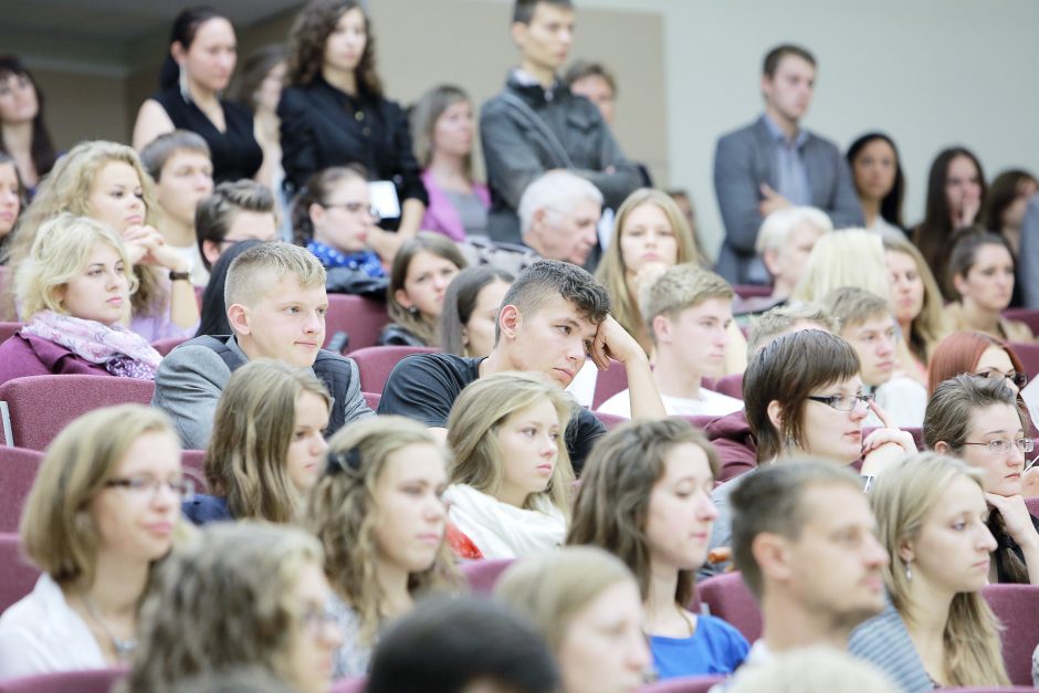 Studentai mokslams skolinasi vis dažniau